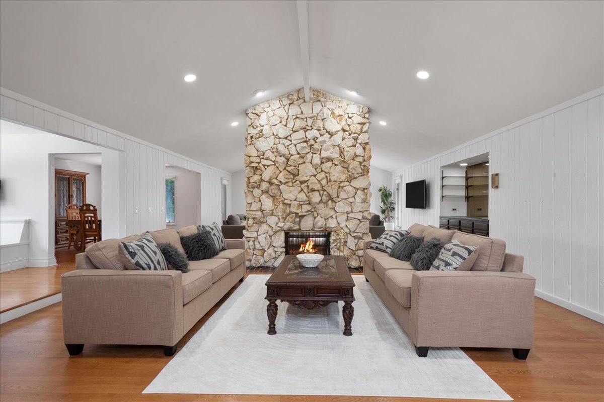 2821 Covert Road Glenview, IL 60025 - Photo 4 of 28