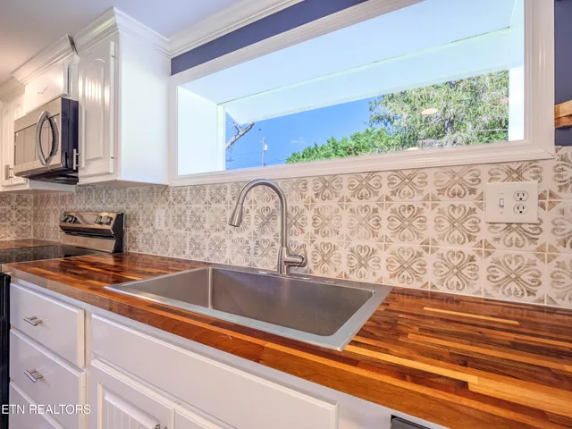 $399,000 | 359 Community Drive, Madisonville, TN 37354