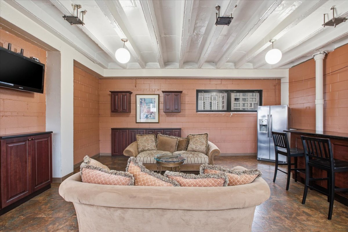 33 East Cedar Street, Unit 5B Chicago, IL 60611 - Photo 14 of 14