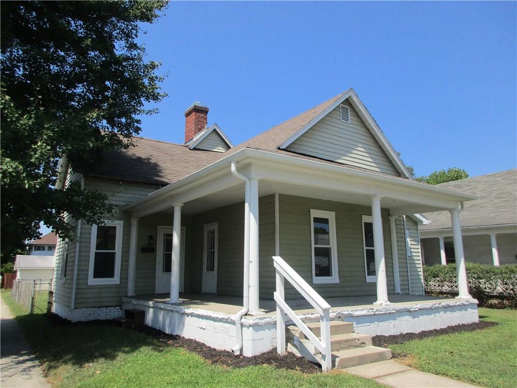 1102 Union Street Columbus, IN 47201 - Photo 2 of 19 Gallery Image 2