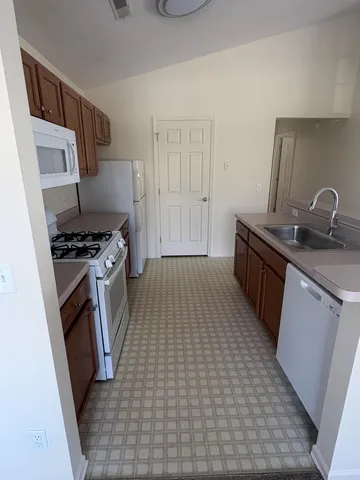 $229,900 | 158 Hunters Lane Northeast, Unit 70, Rockford, MI 49341