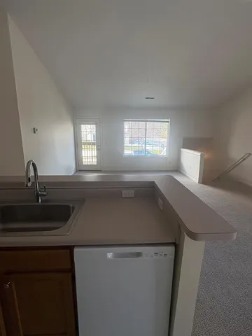 $229,900 | 158 Hunters Lane Northeast, Unit 70, Rockford, MI 49341