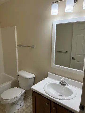 $229,900 | 158 Hunters Lane Northeast, Unit 70, Rockford, MI 49341