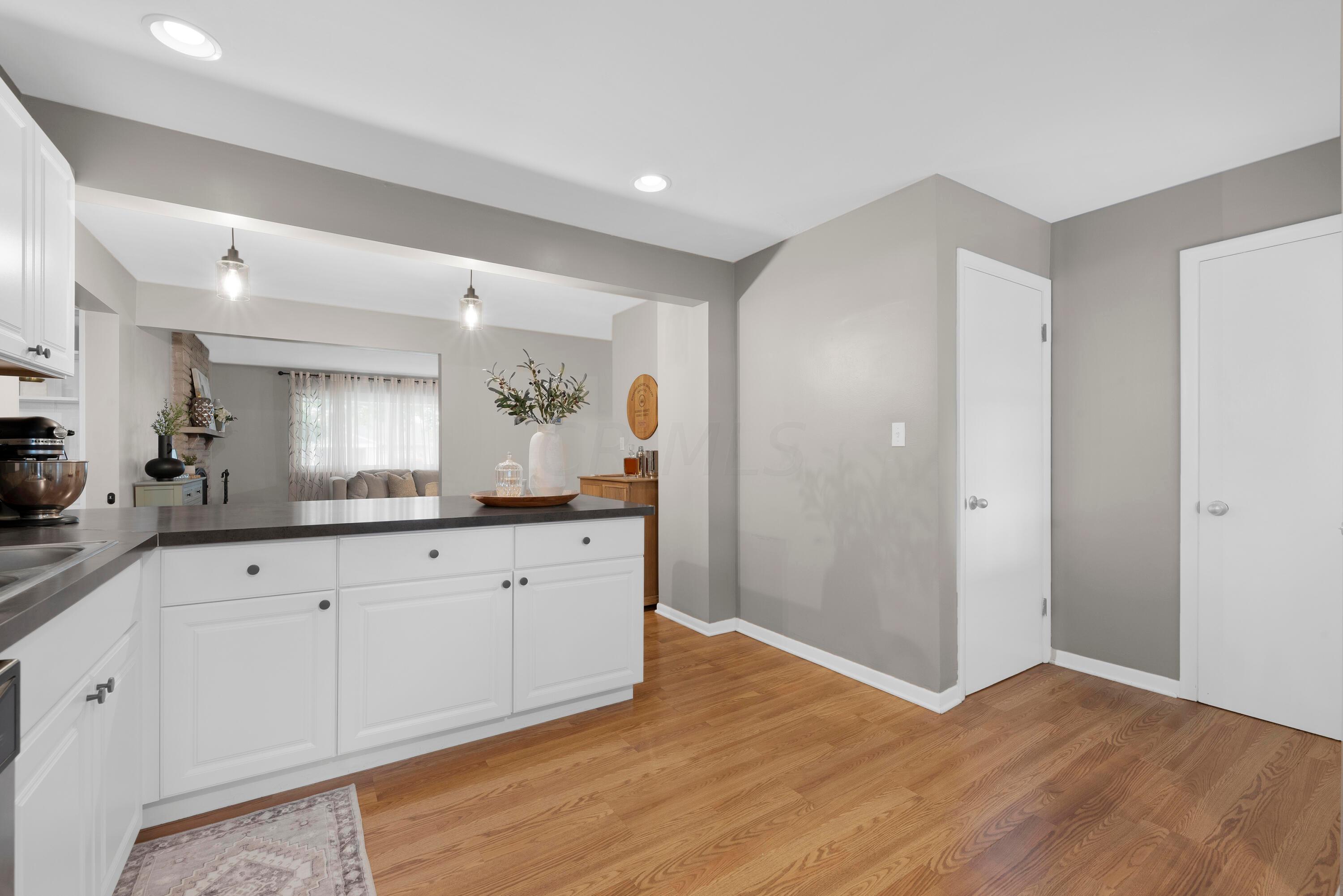 3155 Whitehead Road Columbus, OH 43204 - Photo 11 of 49 MAR_5653
