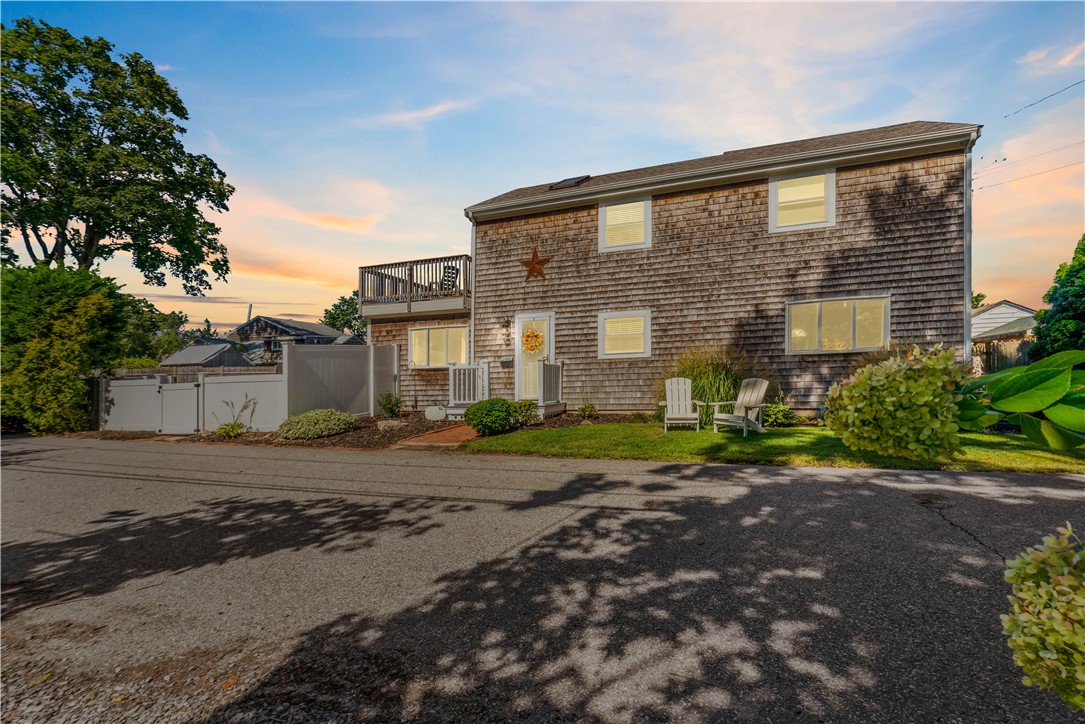 7 Wright Place Barrington, RI 02806 - Photo 2 of 35