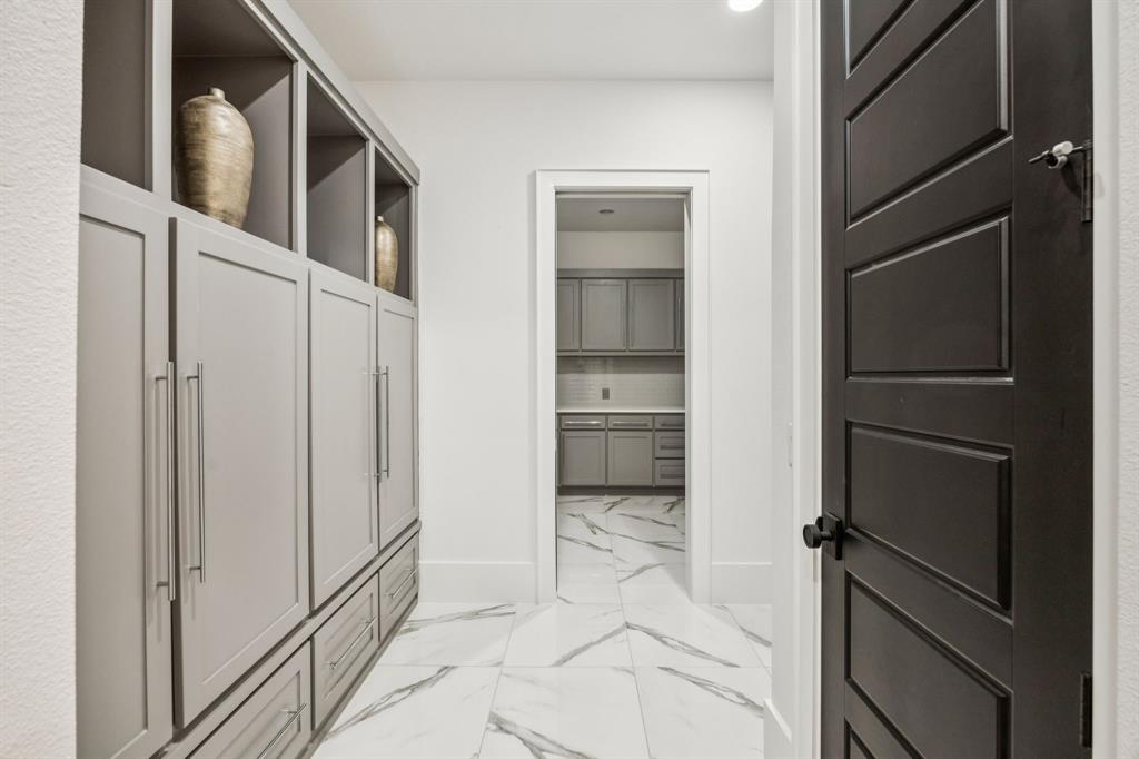 4330 Ridge Road Dallas, TX 75229 - Photo 14 of 30 a view of walk in closet