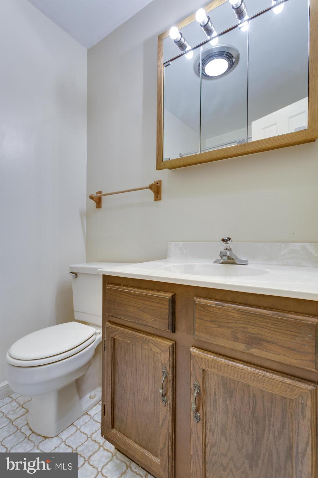 2161 Marymont Road Silver Spring, MD 20906 - Photo 20 of 30 Guest Bath en suite