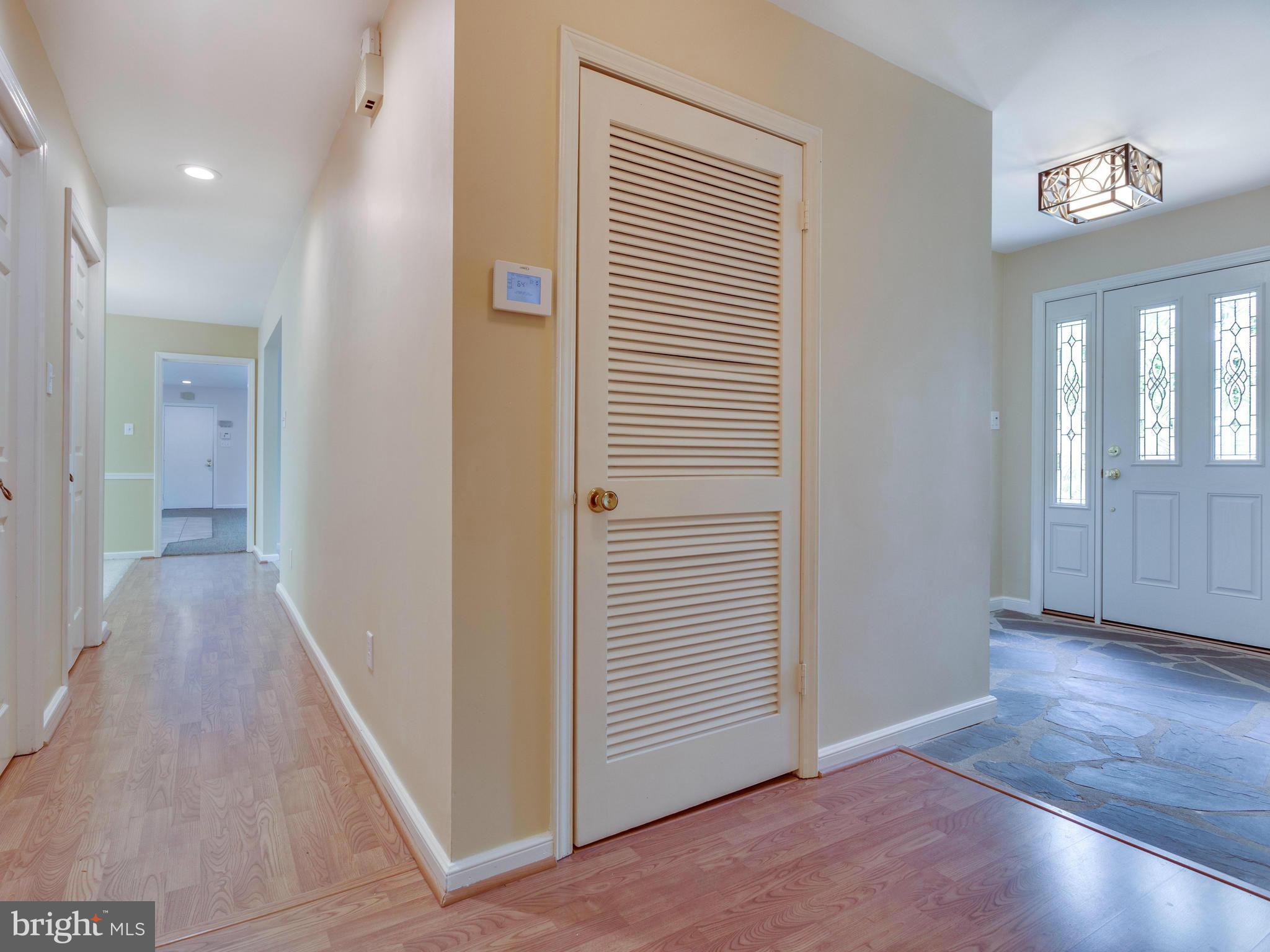 Entrance Foyer & Hallway