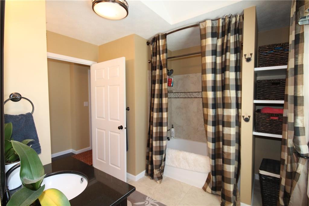 2740 Cedar Ridge Drive Columbus, IN 47203 - Photo 11 of 12 Gallery Image 11