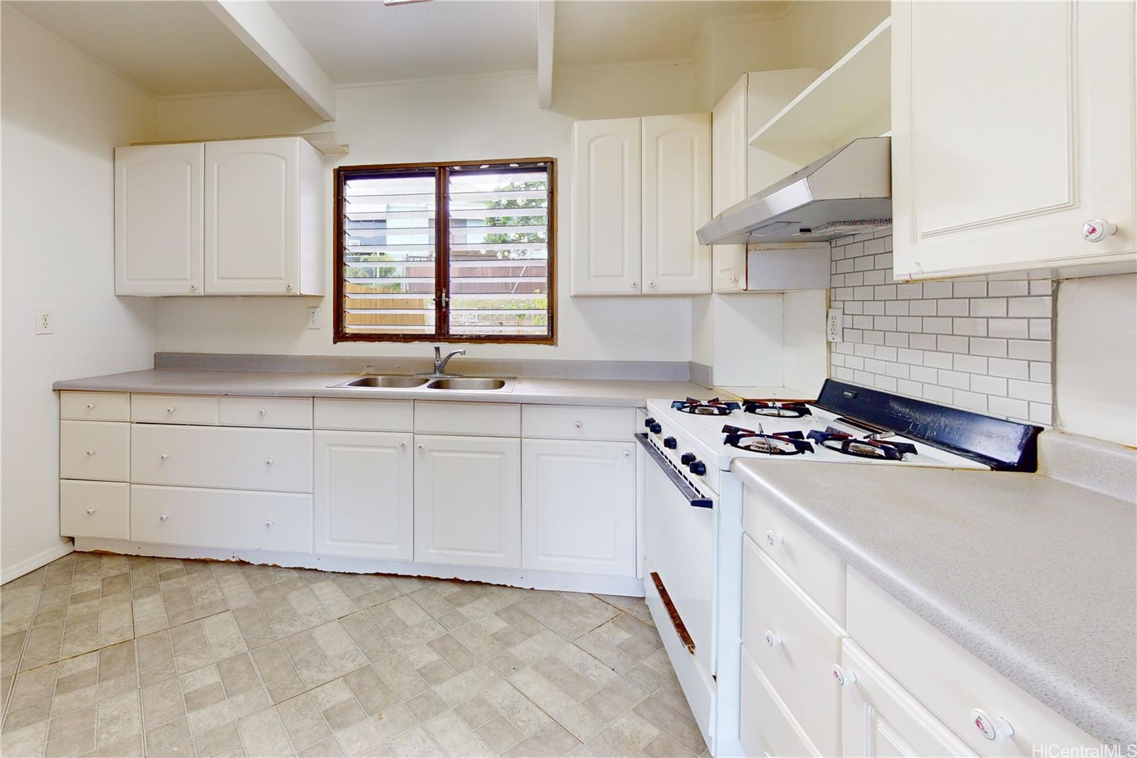 87-209 Helelua Street, Unit 3 Waianae, HI 96792 - Photo 6 of 25