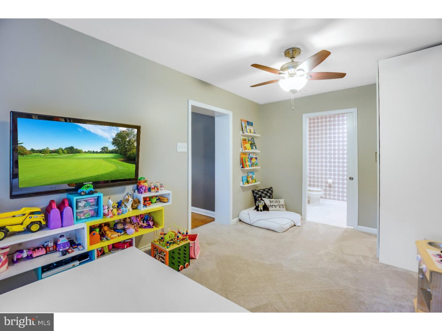 318 Glen Ridge Road Havertown, PA 19083 - Photo 11 of 25 Family Room