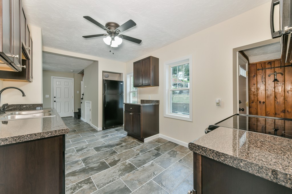 7 Edgehill Road Saugus, MA 01906 - Photo 4 of 17 Gallery Image 4