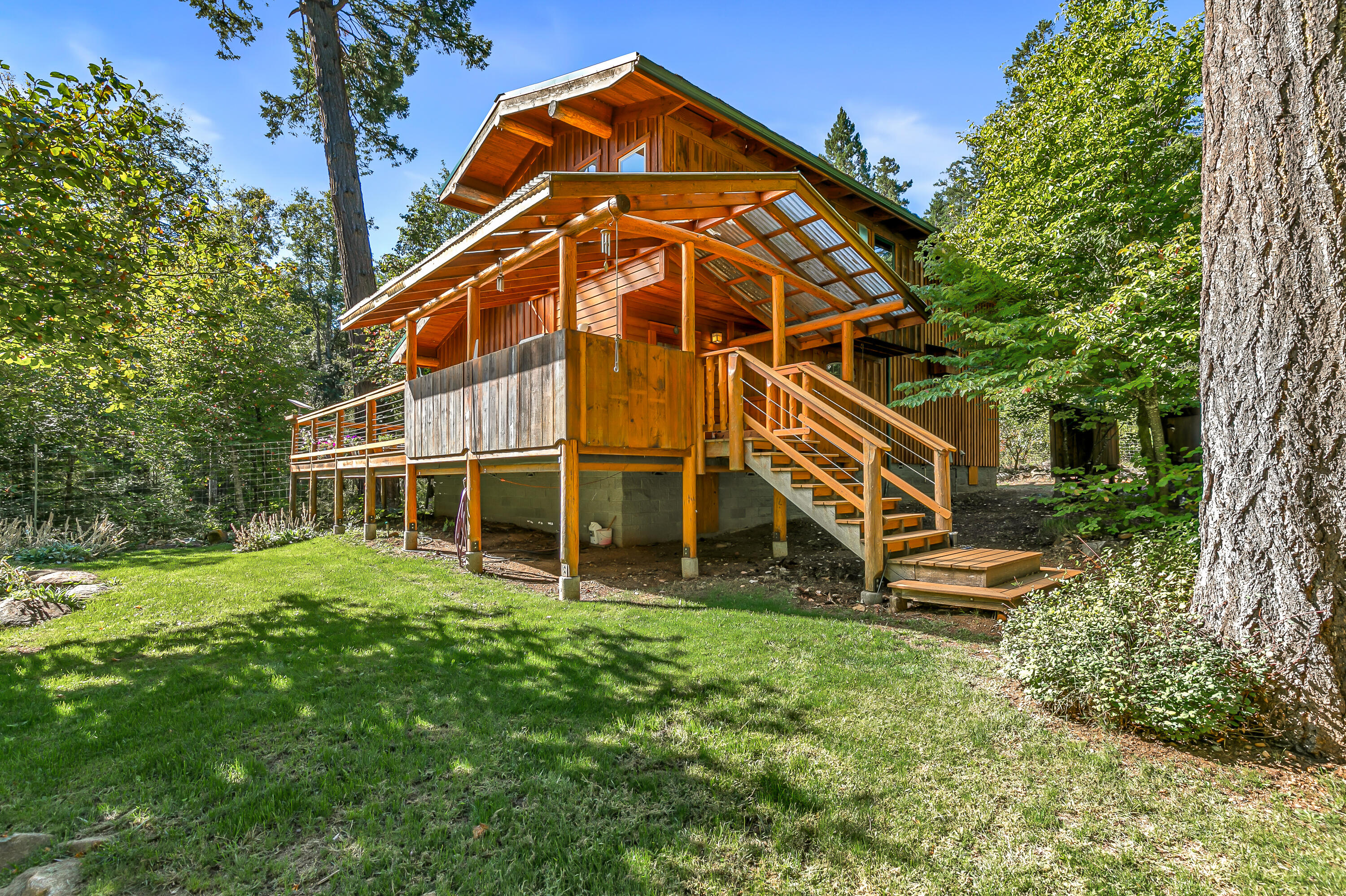 3496 East Fork Road Williams, OR 97544 - Photo 4 of 97 large deck