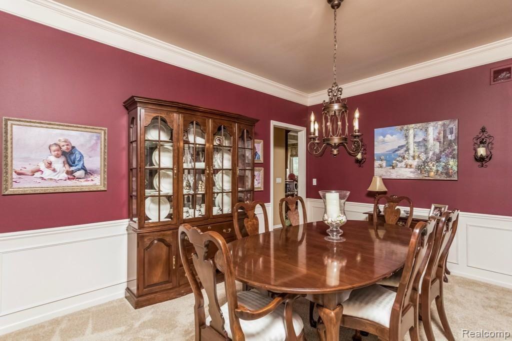1046 Miners Run Rochester, MI 48306 - Photo 10 of 74 010-Dining_Room-1841985-medium.jpg
