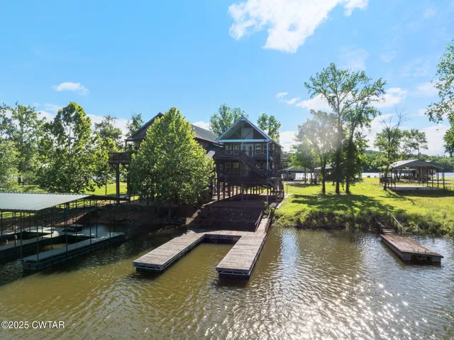 a view of a lake with houses