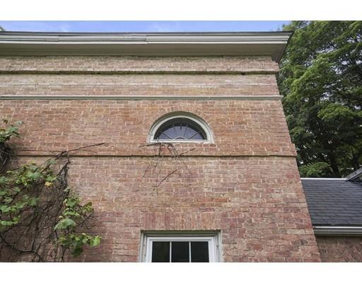 499 Sterling Road Lancaster, MA 01523 - Photo 4 of 34