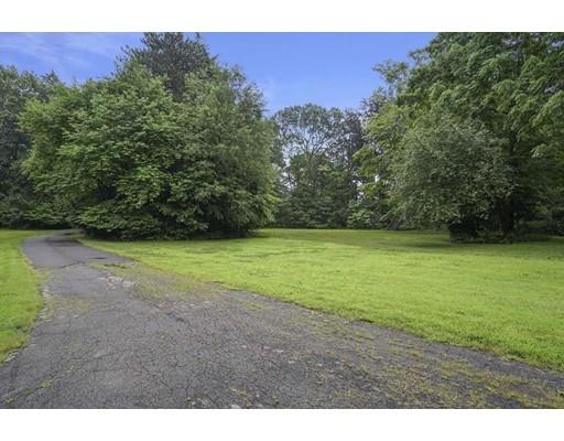 499 Sterling Road Lancaster, MA 01523 - Photo 6 of 34