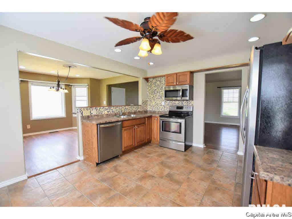 884 Water Tower Road Jacksonville, IL 62650 - Photo 16 of 36