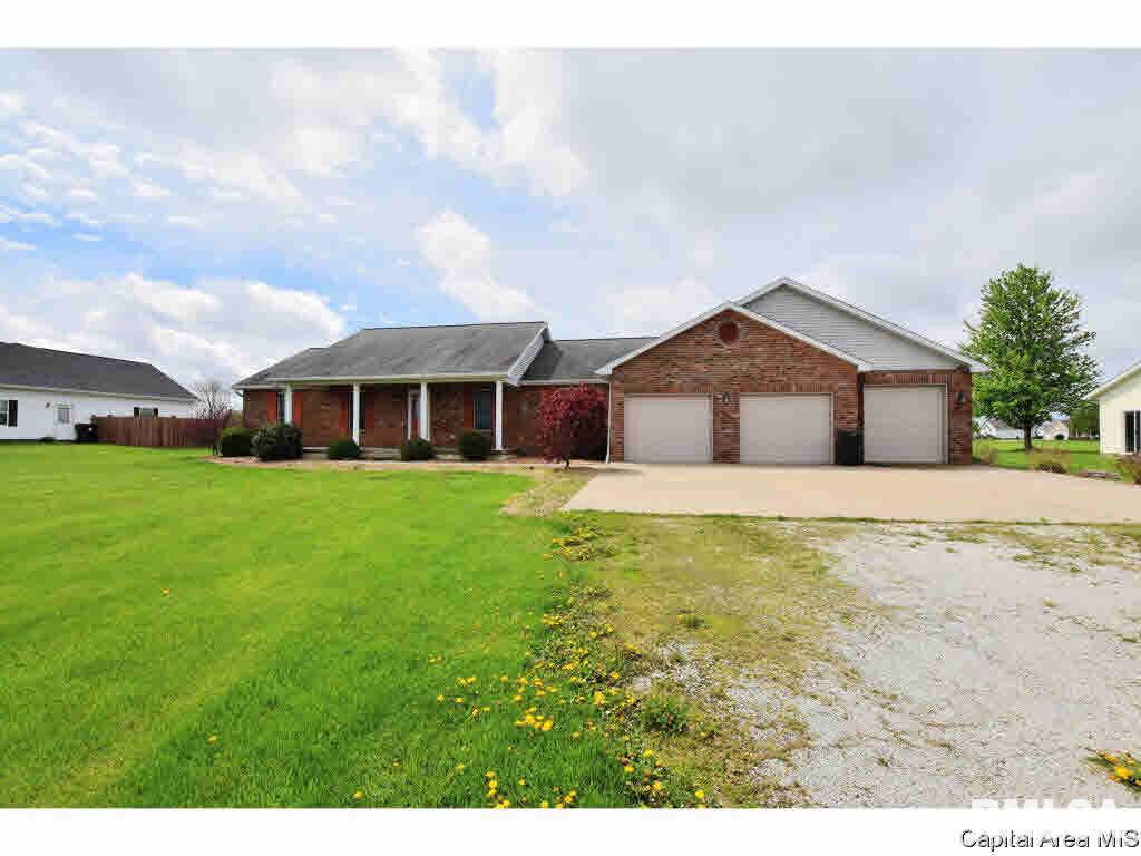 884 Water Tower Road Jacksonville, IL 62650 - Photo 3 of 36