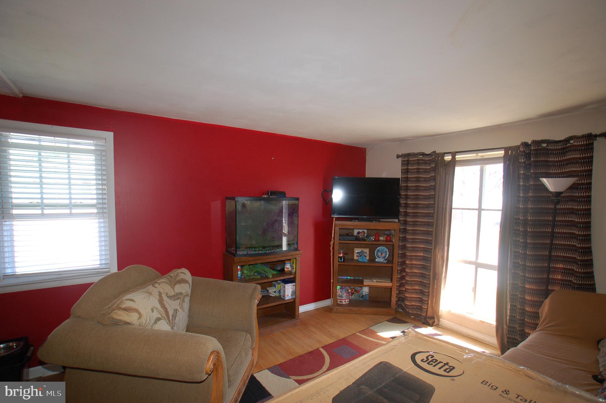 128 Rothwell Road Wilmington, DE 19805 - Photo 3 of 11 Gallery Image 3