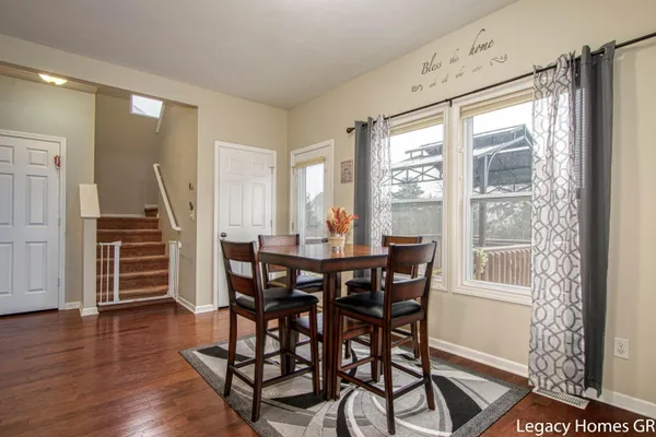 $350,000 | 5868 Kiverton Ridge Drive Southeast, Kentwood, MI 49508