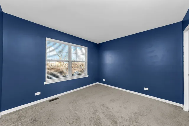 $2,700 | 3345 Kentshire Circle, Aurora, IL 60504