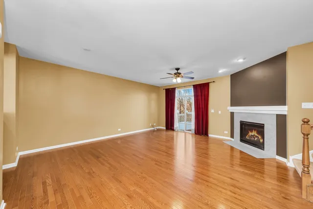 $2,700 | 3345 Kentshire Circle, Aurora, IL 60504