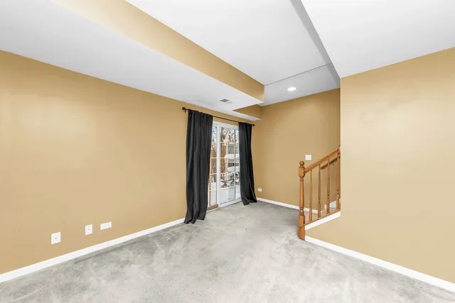 $2,700 | 3345 Kentshire Circle, Aurora, IL 60504