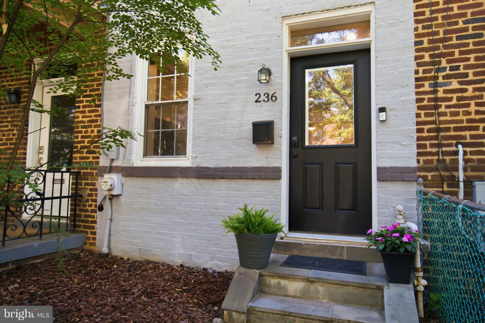 236 Warren Street Northeast Washington, DC 20002 - Photo 2 of 39 Entry