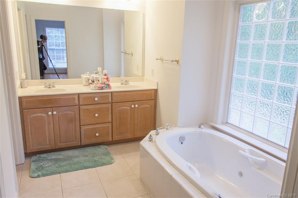 112 Generals Way Clover, SC 29710 - Photo 13 of 23 Gallery Image 13