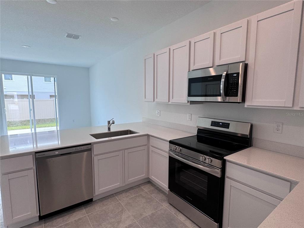 2494 Skyline Loop Kissimmee, FL 34758 - Photo 5 of 24