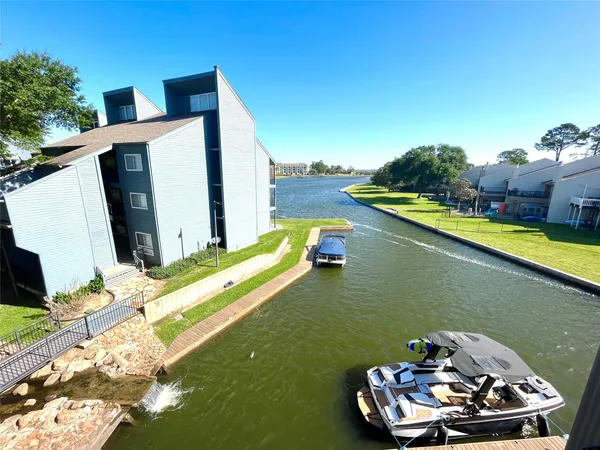 $259,000 | 12500 Melville Drive, Unit B313, Montgomery, TX 77356