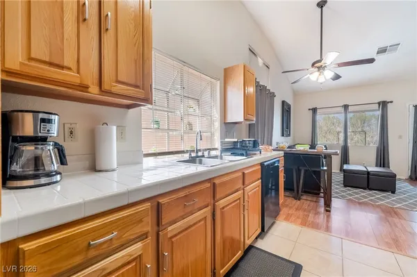 $452,500 | 290 Grand Teton Drive, Henderson, NV 89074