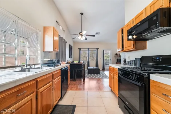 $452,500 | 290 Grand Teton Drive, Henderson, NV 89074