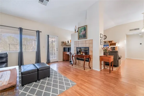 $452,500 | 290 Grand Teton Drive, Henderson, NV 89074