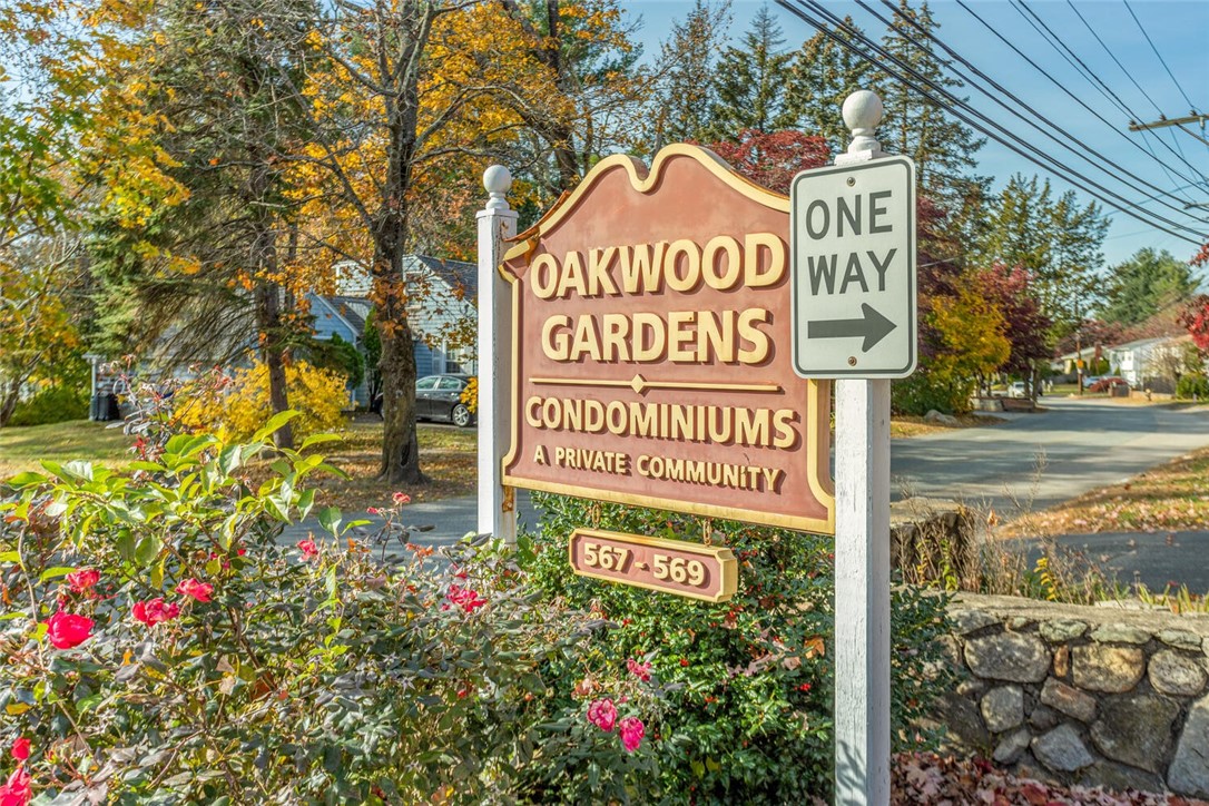 569 Smithfield Road, Unit 7 North Providence, RI 02904 - Photo 2 of 15 Community Entrance