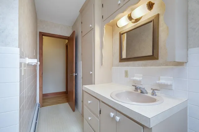 $525,000 | 380 Woodcrest Court, Manchester, NH 03109