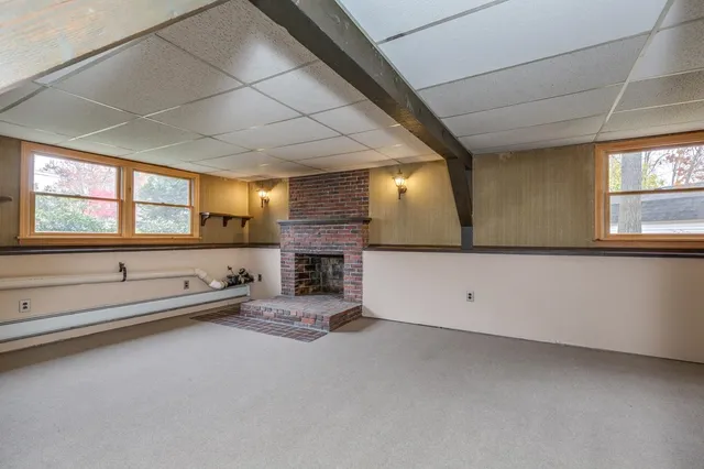 $525,000 | 380 Woodcrest Court, Manchester, NH 03109