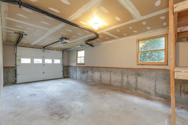 $525,000 | 380 Woodcrest Court, Manchester, NH 03109