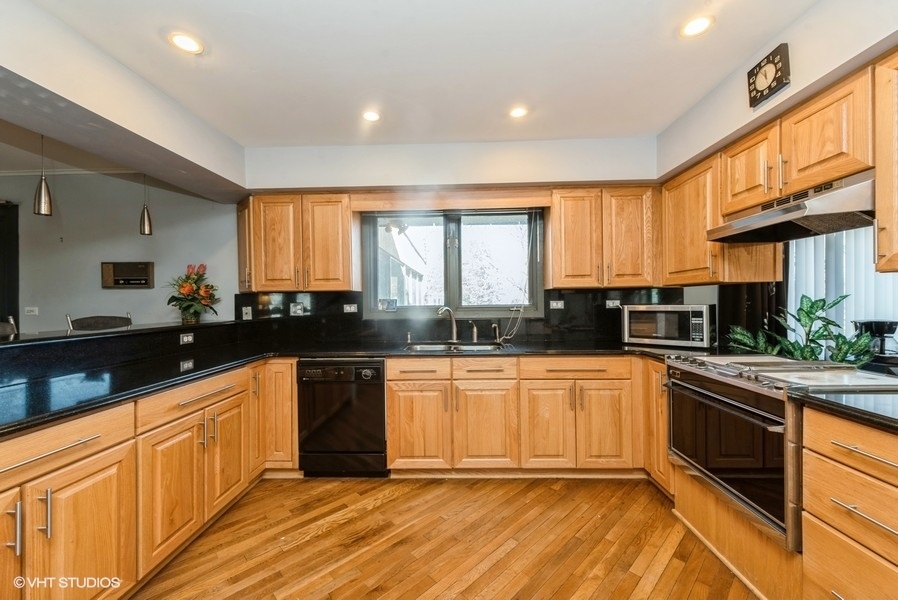 2602 Knob Hill Road Johnsburg, IL 60051 - Photo 8 of 23 Gallery Image 8