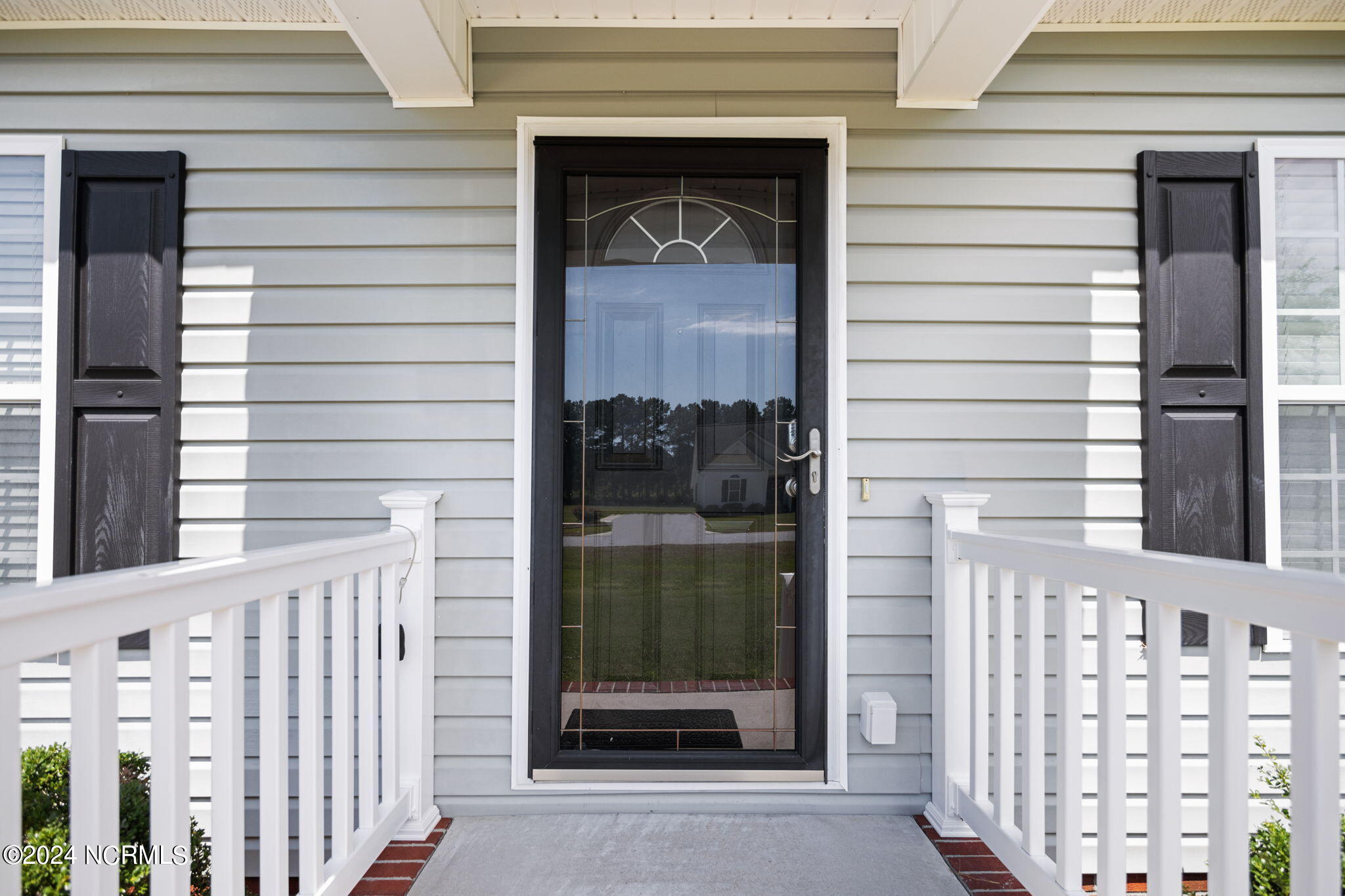 412 Northgate Drive Washington, NC 27889 - Photo 3 of 43 3-web-or-mls-BLS_0001