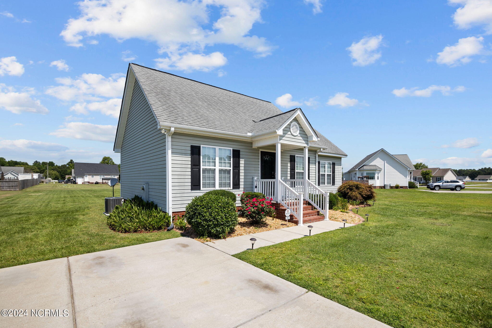 412 Northgate Drive Washington, NC 27889 - Photo 6 of 43 6-web-or-mls-BLS_0004