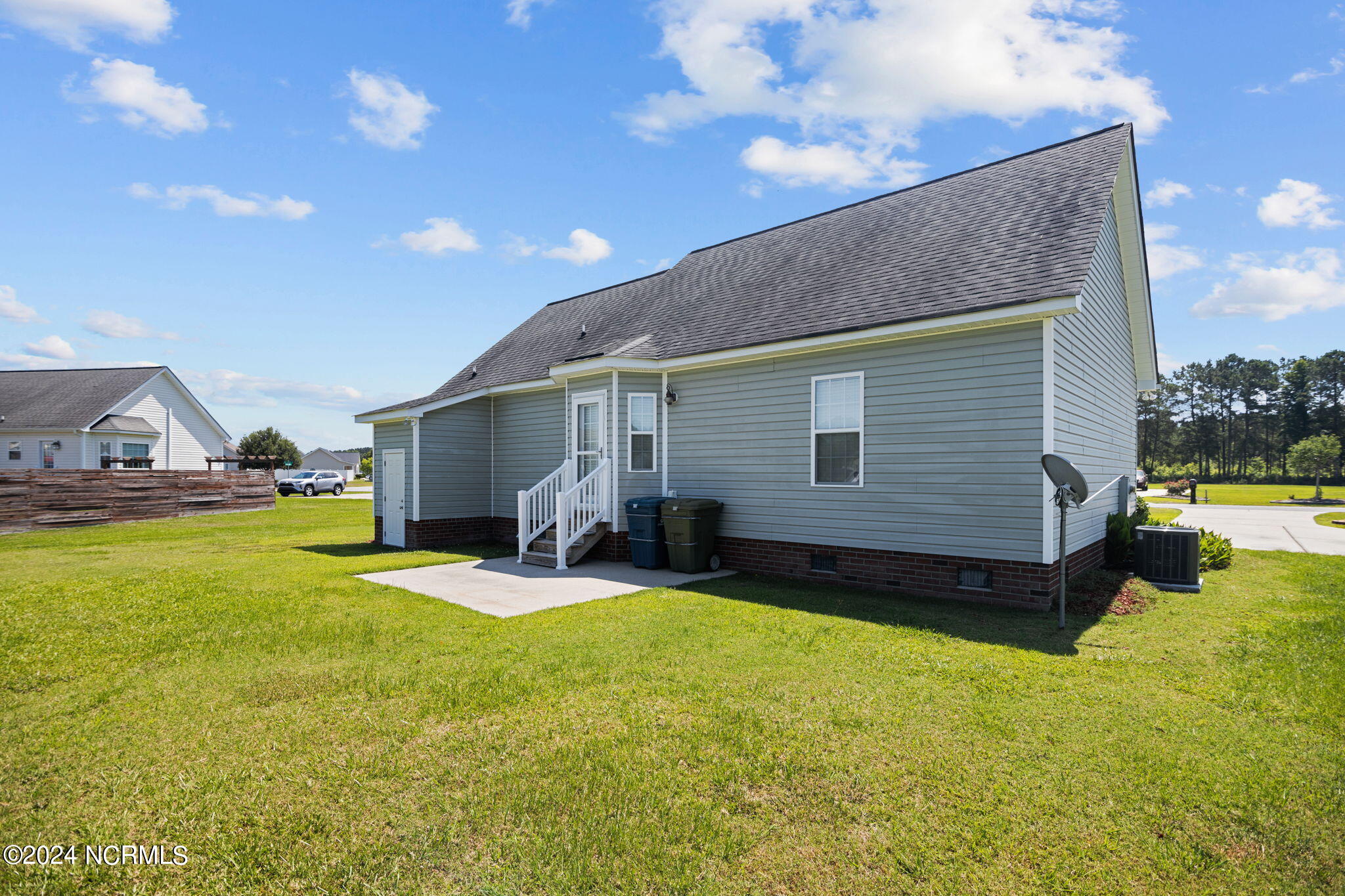 412 Northgate Drive Washington, NC 27889 - Photo 7 of 43 7-web-or-mls-BLS_0005