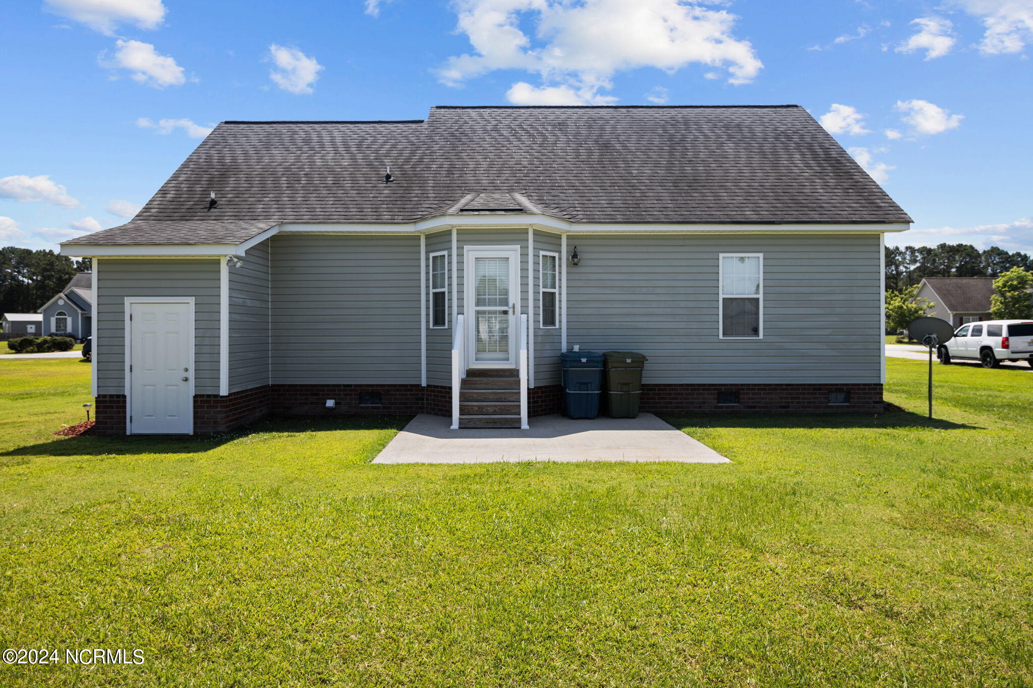 412 Northgate Drive Washington, NC 27889 - Photo 8 of 43 8-web-or-mls-BLS_0006 (1)