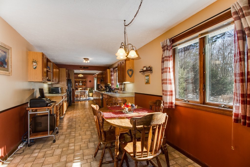 533 Barre Road Oakham, MA 01068 - Photo 7 of 28