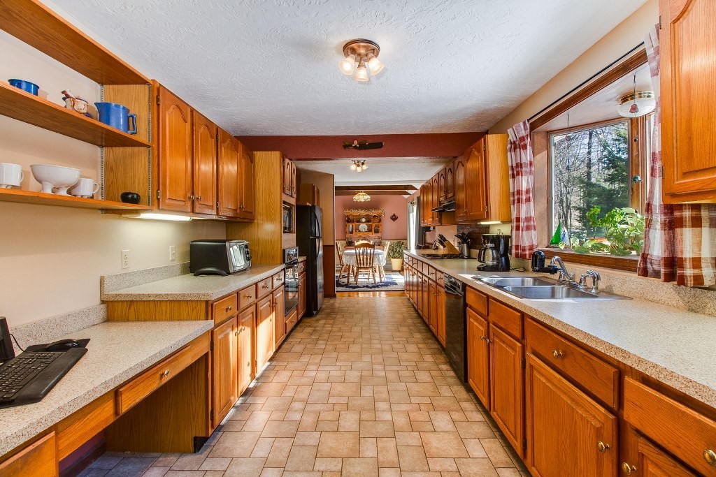 533 Barre Road Oakham, MA 01068 - Photo 8 of 28