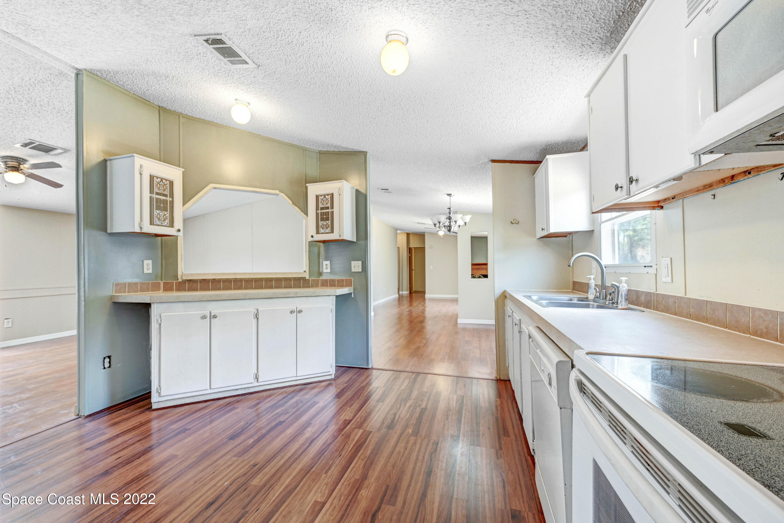 560 Camp Road Cocoa, FL 32927 - Photo 3 of 16 Camp KItchen 3