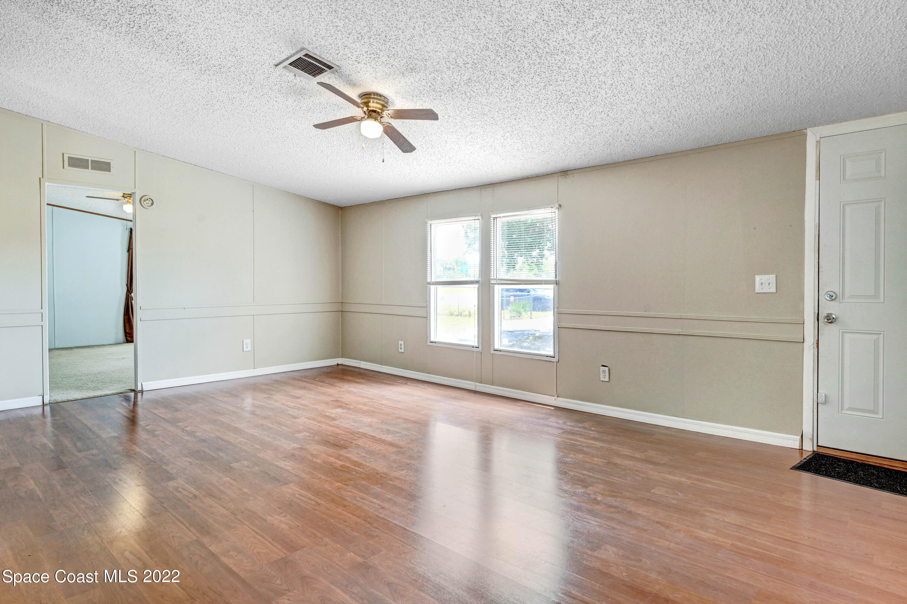 560 Camp Road Cocoa, FL 32927 - Photo 7 of 16 Camp Living area