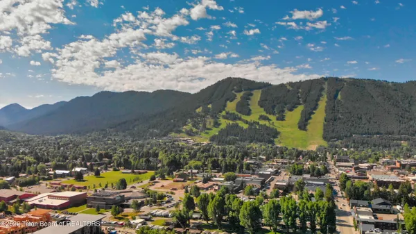 $21,750,000 | 165 South Millward Street, Jackson, WY 83001