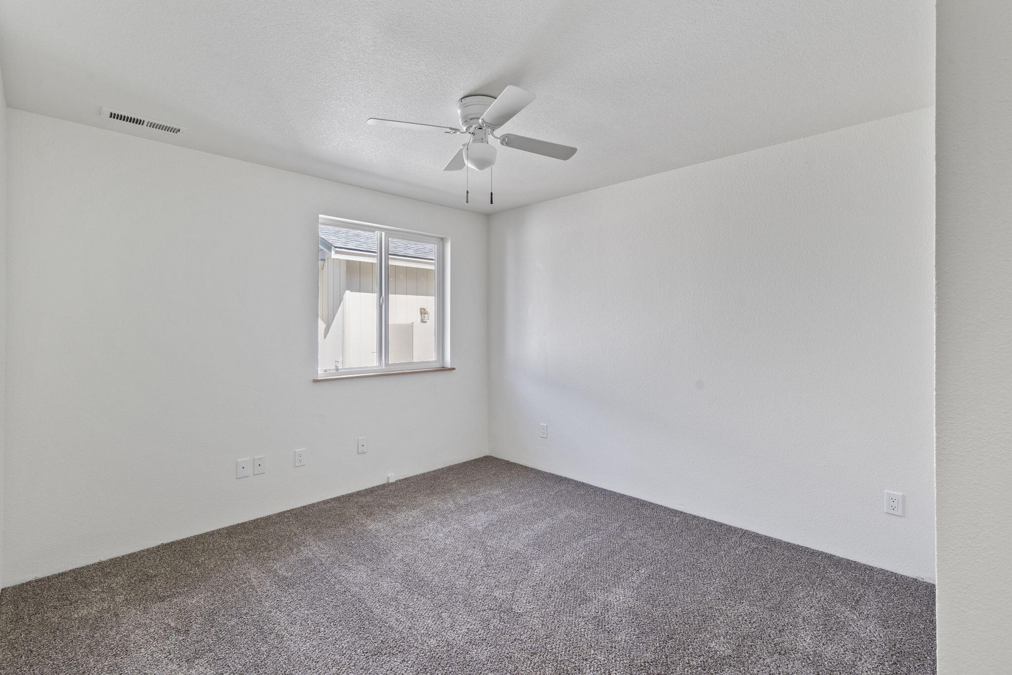 746 Tami Road Grants Pass, OR 97526 - Photo 7 of 19 BR 1 - Ceiling Fan and New Carpet